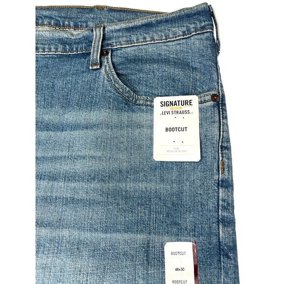 Signature Levi Strauss & Co. Mens‎ Bootcut Jeans Blue Light Wash Denim 48/30 - Picture 12 of 13